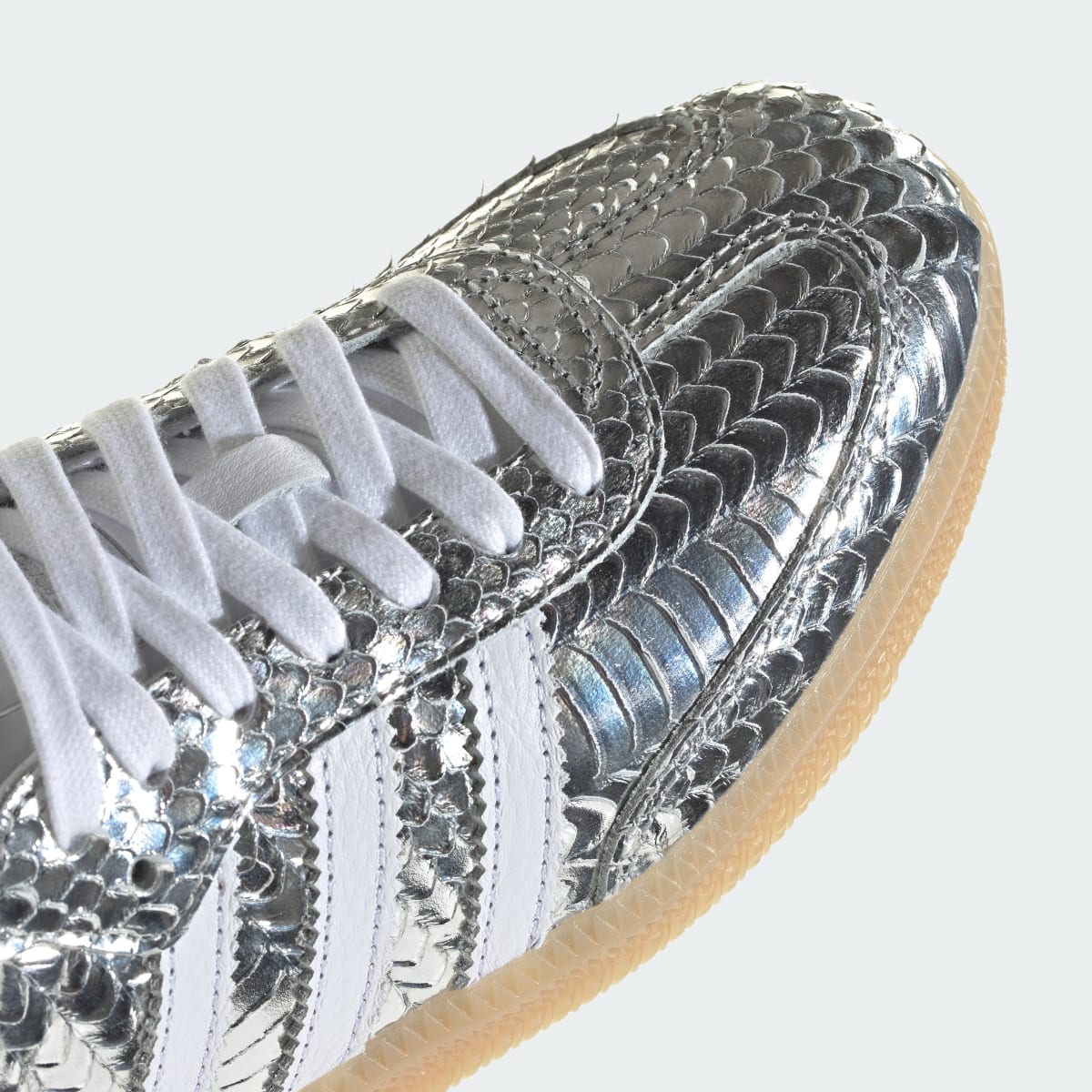 adidas Women's Samba Shoes - Silver Metallic / Cloud White / Gum