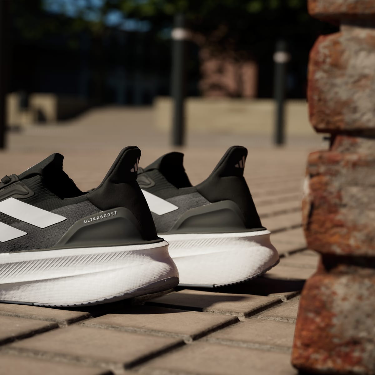 adidas Women's Ultraboost 5X Shoes - Core Black / Cloud White / Carbon
