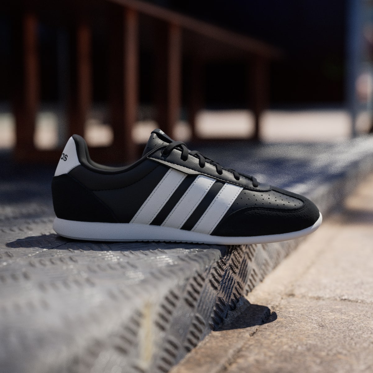 adidas Women's Barreda LO Shoes - Core Black / Core White / Off White