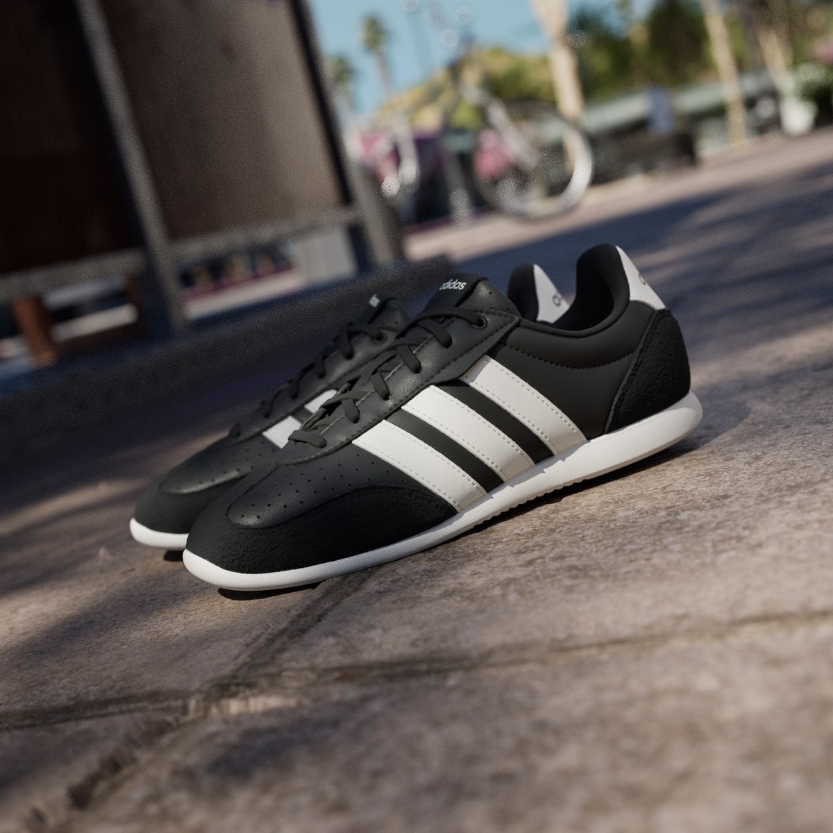 adidas Women's Barreda LO Shoes - Core Black / Core White / Off White