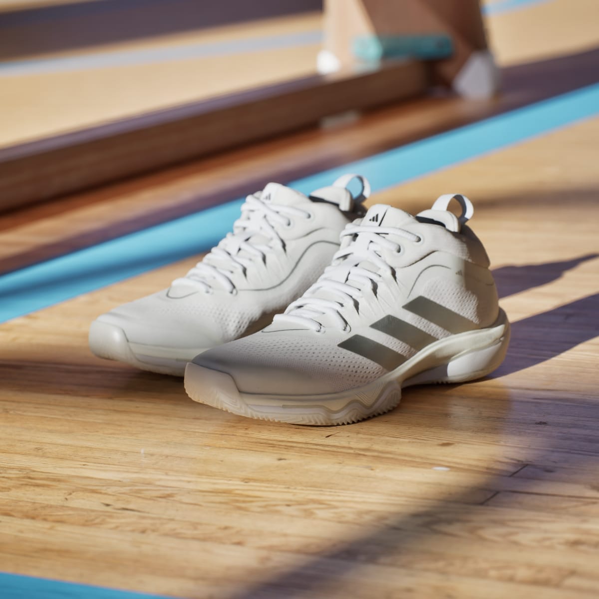 adidas Women's Crazyflight 7 Shoes - Cloud White / Silver Metallic / Cloud White