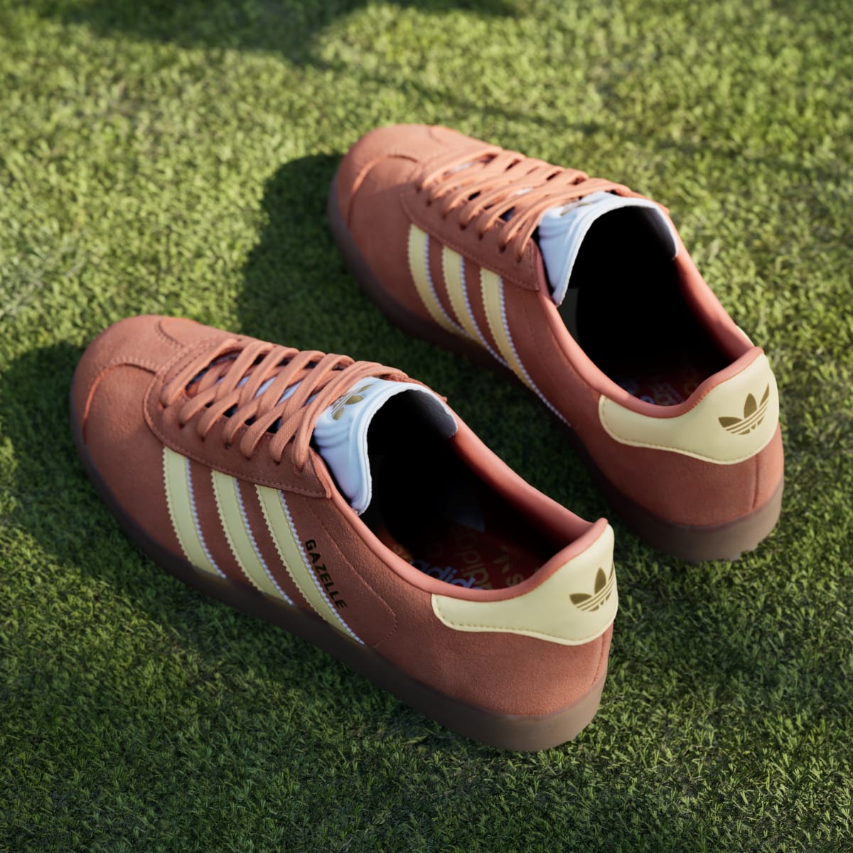 adidas Women's Gazelle Spikeless Golf Shoes - Dusky Orange / Ice Tangerine / Cloud White