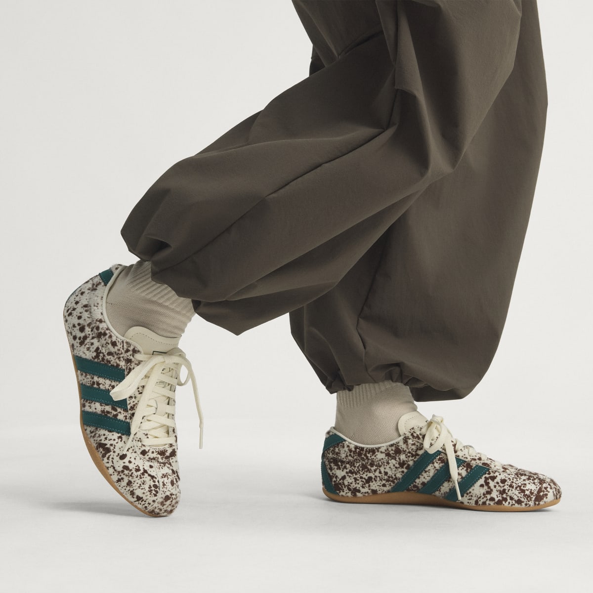 adidas Women's Tokyo Shoes - Off White / Rich Green / Dark Brown