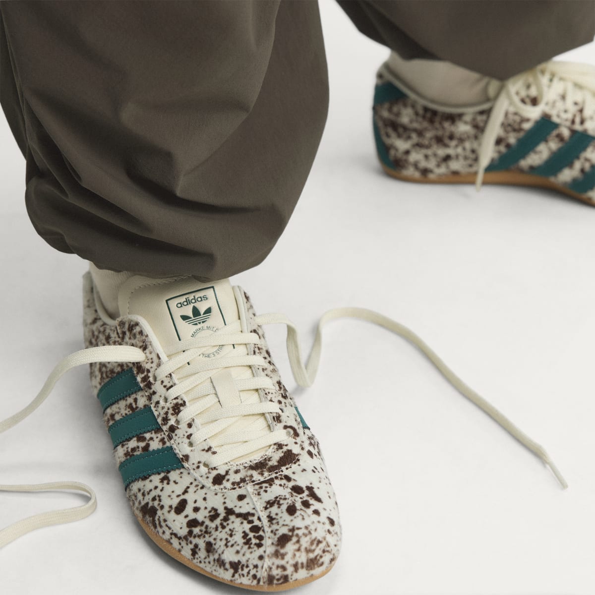 adidas Women's Tokyo Shoes - Off White / Rich Green / Dark Brown