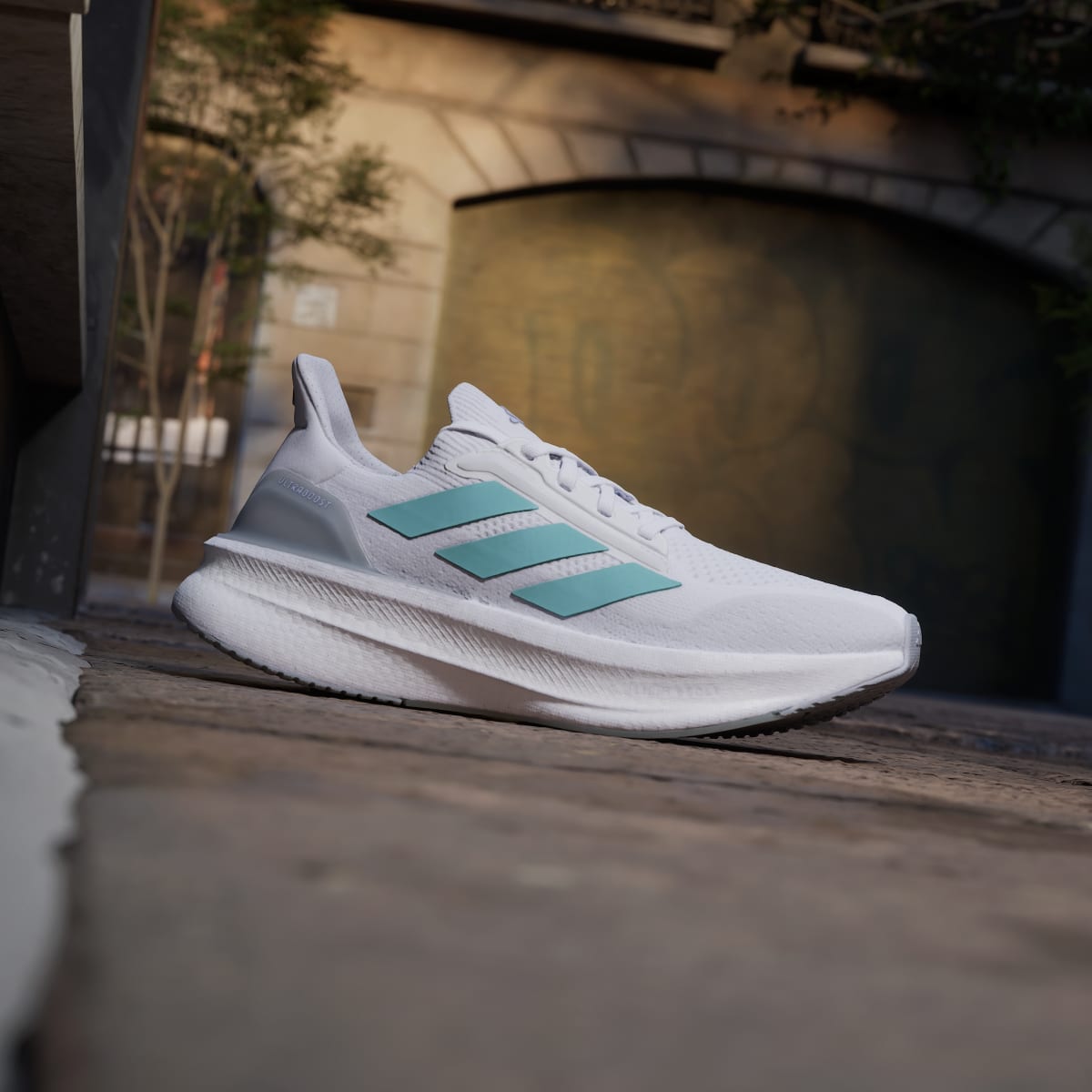 adidas Women's Ultraboost 5x Shoes - Cloud White / Mint Ton / Glow Purple