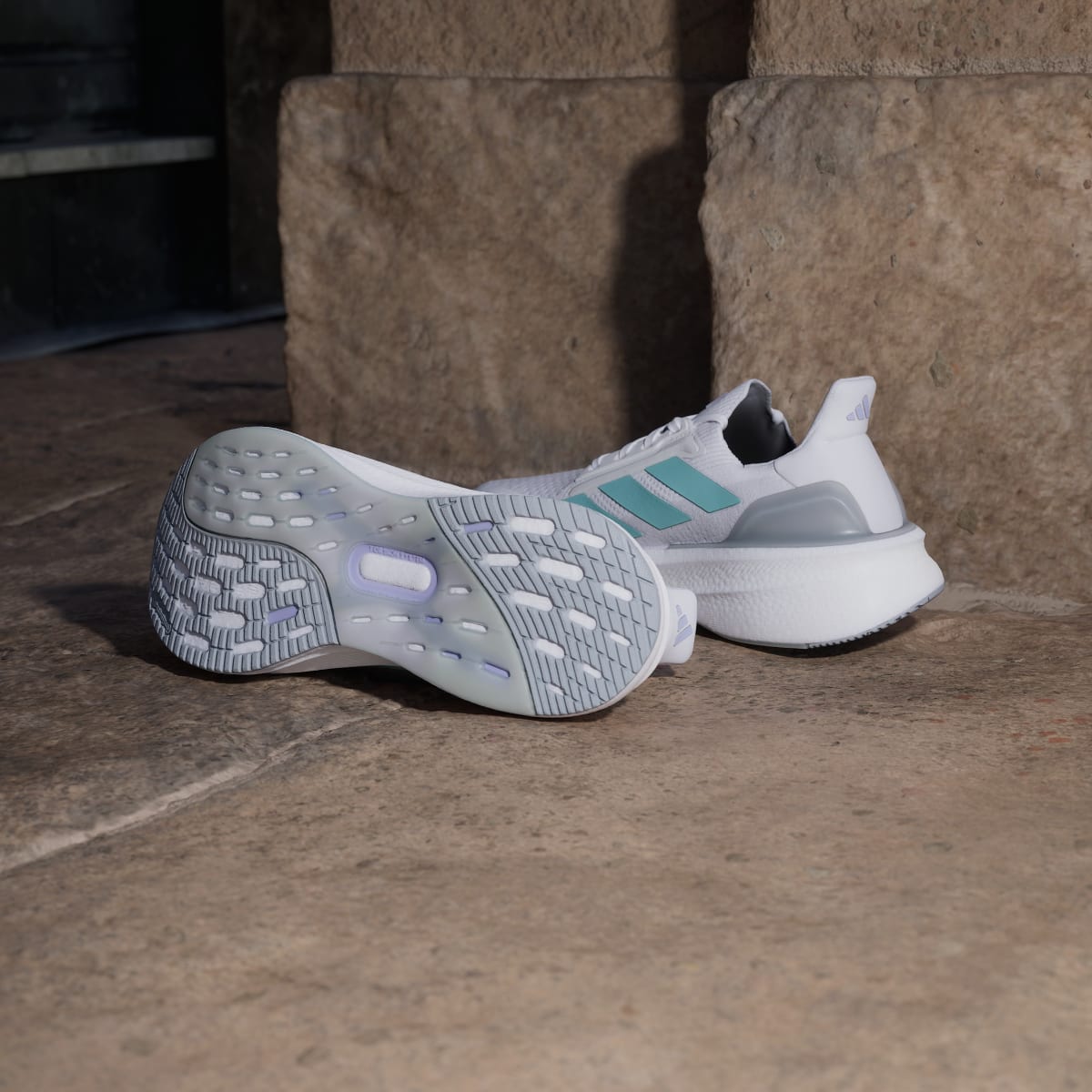 adidas Women's Ultraboost 5x Shoes - Cloud White / Mint Ton / Glow Purple