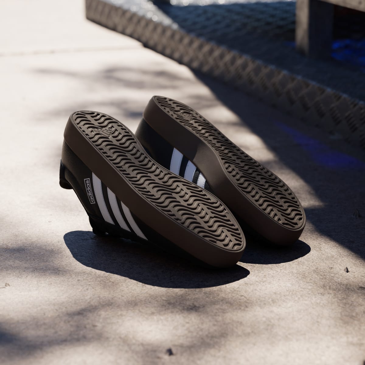 adidas Men's VL Court 3.0 Shoes - Core Black / Cloud White / Gum