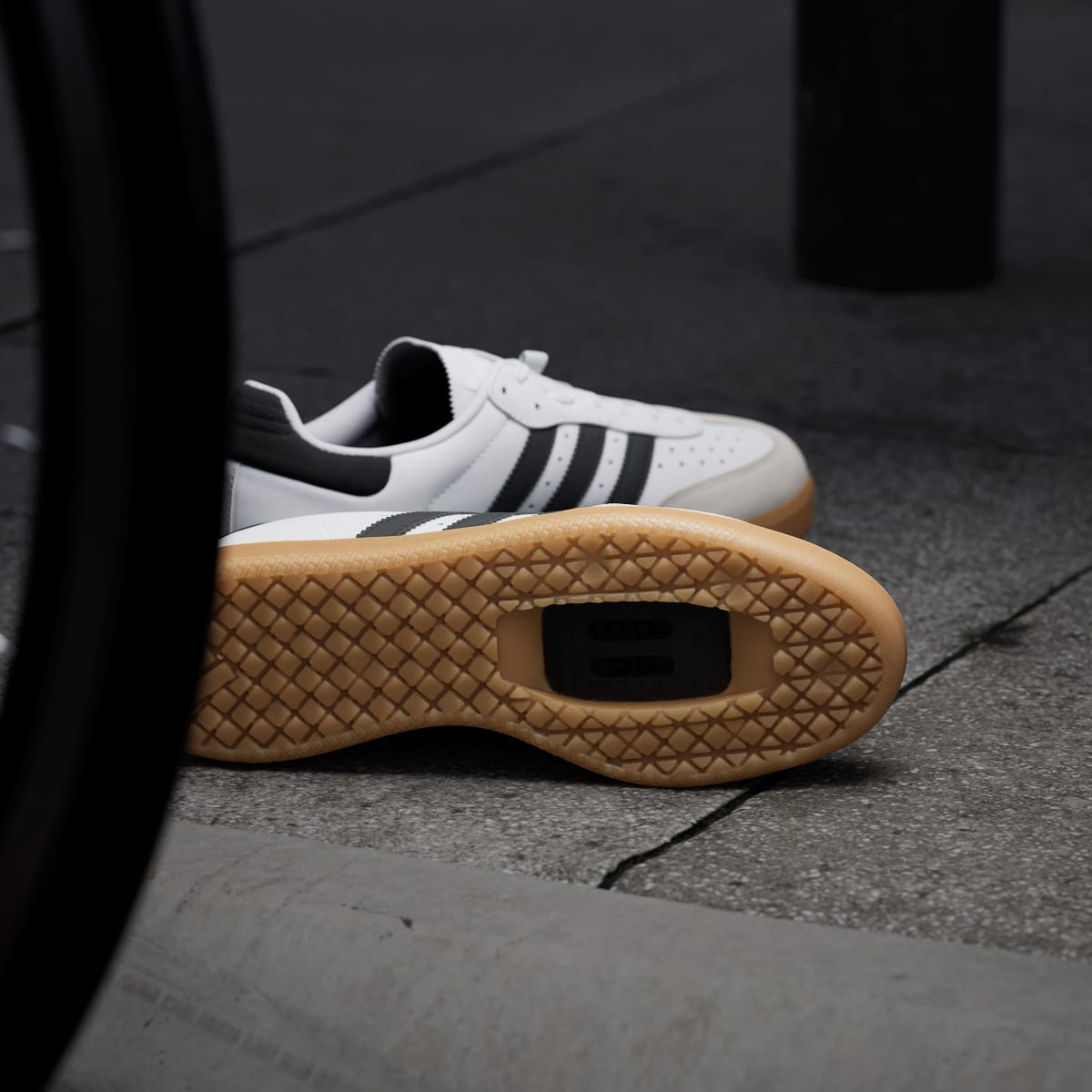 adidas Men's Velosamba Leather Shoes - Cloud White / Core Black / Gold Metallic