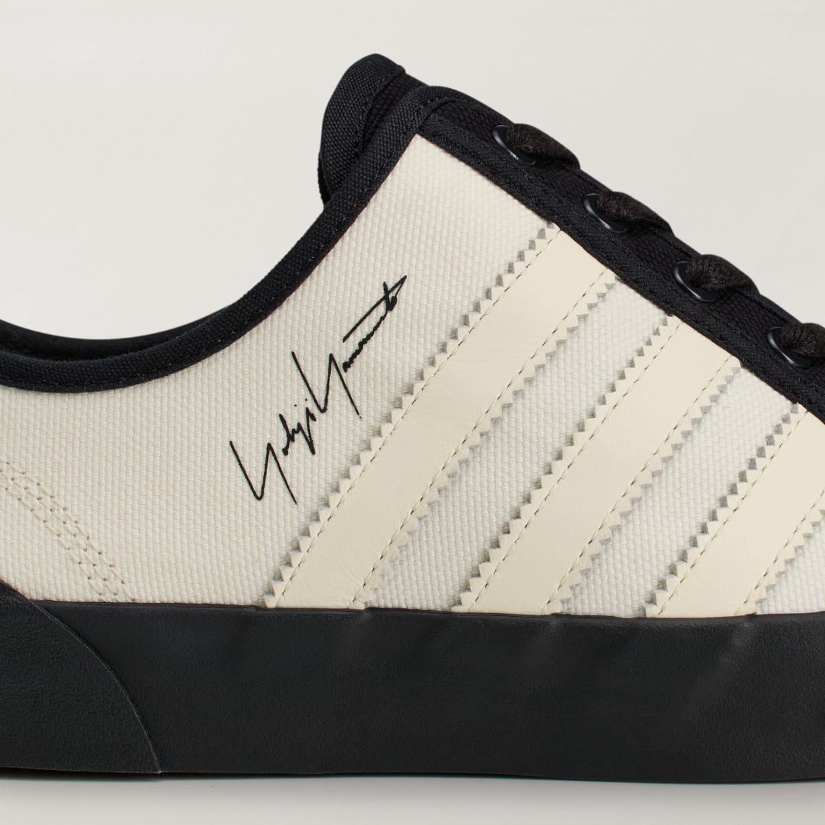 adidas Women's Y-3 Nisi LO - Off White / Off White / Black